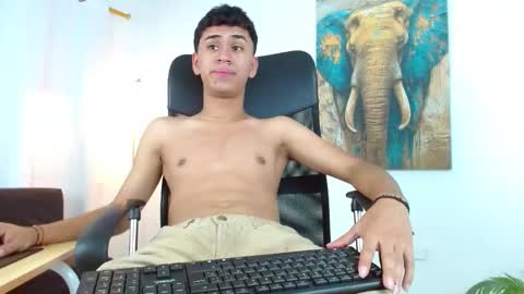 Snapshot of 7alan chatting on 11-26-25, 01:56 Alan online show from 11-26-25, 01:56