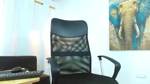 Snapshot of 7alan chatting on 12-02-25, 12:54 Alan online show from 12-02-25, 12:54