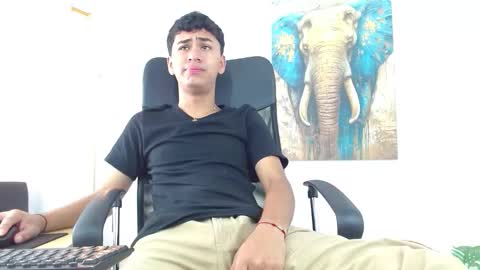 Snapshot of 7alan chatting on 12-05-25, 01:20 Alan online show from 12-05-25, 01:20