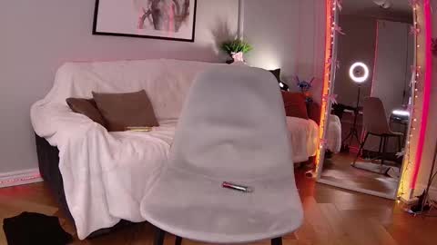 Snapshot of 7loren_wood7 chatting on 02-25-25, 05:58 Loren Wood online show from 02-25-25, 05:58