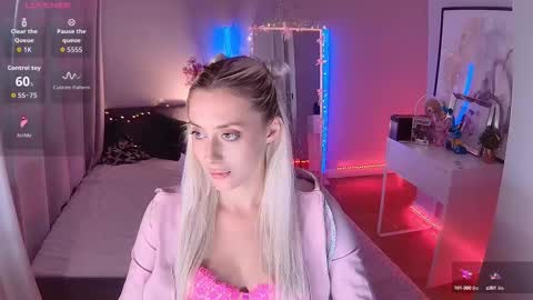 Snapshot of 7loren_wood7 chatting on 09-11-25, 03:01 Loren Wood online show from 09-11-25, 03:01