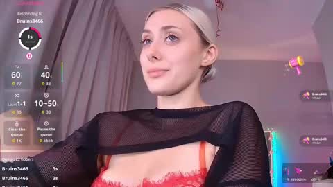 Snapshot of 7loren_wood7 chatting on 09-25-25, 05:38 Loren Wood online show from 09-25-25, 05:38