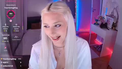 Snapshot of 7loren_wood7 chatting on 10-24-25, 02:46 Loren Wood online show from 10-24-25, 02:46