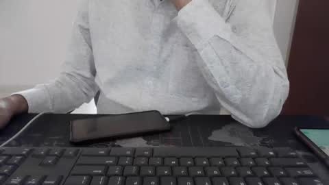 Snapshot of 8050pg chatting on 03-11-26, 10:10 MROSE7080 online show from 03-11-26, 10:10