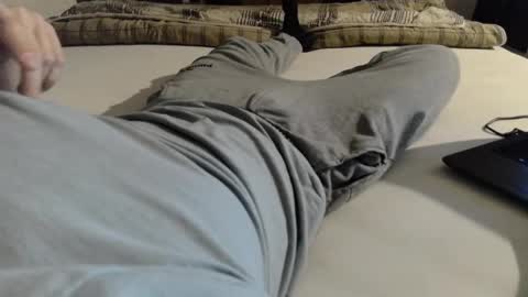 Snapshot of 87johnny chatting on 12-19-24, 06:56 87johnny online show from 12-19-24, 06:56