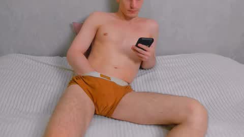 8_altair_8 online show from 10-10-25, 02:38