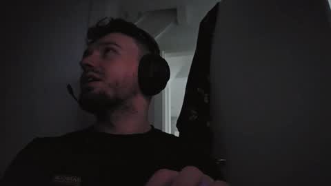 8inchdude93 online show from 02-01-26, 09:08