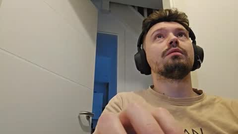 8inchdude93 online show from 04-26-26, 06:55