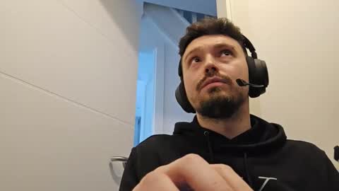 8inchdude93 online show from 04-27-26, 10:57