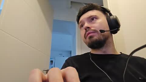 8inchdude93 online show from 04-28-26, 08:08