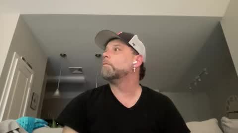 Snapshot of 8inchinnh chatting on 12-14-25, 08:46 Matty online show from 12-14-25, 08:46