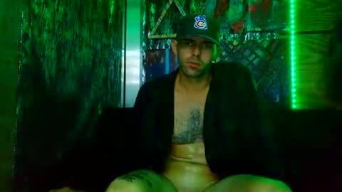 Snapshot of 8inspyder chatting on 09-29-25, 07:35 EvelDicknievel1 online show from 09-29-25, 07:35