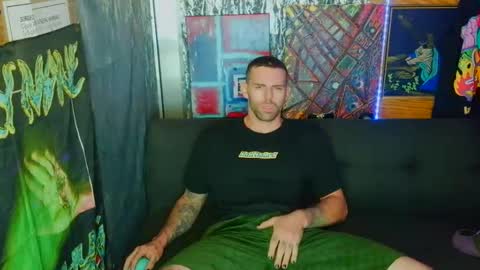Snapshot of 8inspyder chatting on 10-01-25, 08:42 EvelDicknievel1 online show from 10-01-25, 08:42