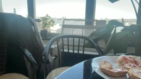 huh online show from 10-09-25, 02:48