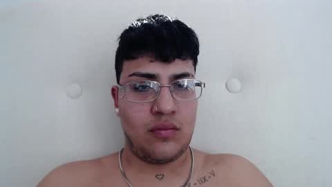 Snapshot of 99_butterfly_boy99 chatting on 01-17-25, 06:44 Butterfly boy online show from 01-17-25, 06:44