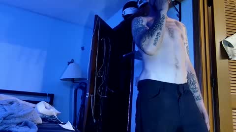 Snapshot of 9_25 chatting on 12-24-24, 09:33 8over6 online show from 12-24-24, 09:33