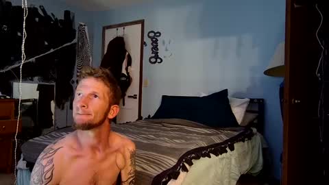 Snapshot of 9_25 chatting on 01-20-25, 11:21 8over6 online show from 01-20-25, 11:21