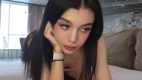 Snapshot of 9west chatting on 10-10-25, 08:46 KARINA online show from 10-10-25, 08:46