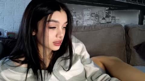 Snapshot of 9west chatting on 10-23-25, 11:20 KARINA online show from 10-23-25, 11:20