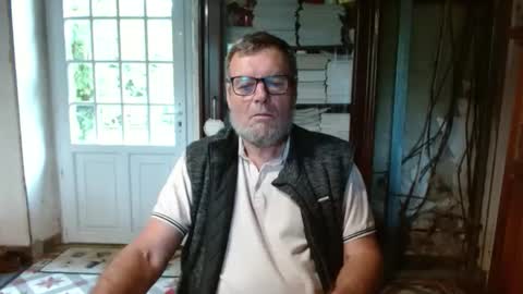 Snapshot of _123_voyeur_ chatting on 10-03-25, 10:01 _123_voyeur_ online show from 10-03-25, 10:01