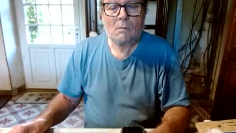 Snapshot of _123_voyeur_ chatting on 11-11-25, 11:43 _123_voyeur_ online show from 11-11-25, 11:43