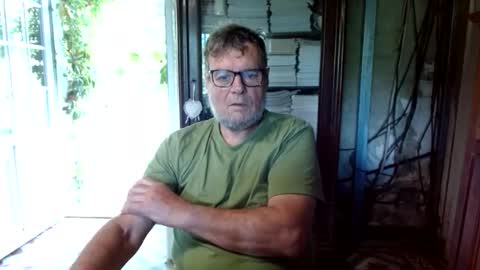 Snapshot of _123_voyeur_ chatting on 05-10-26, 01:49 _123_voyeur_ online show from 05-10-26, 01:49