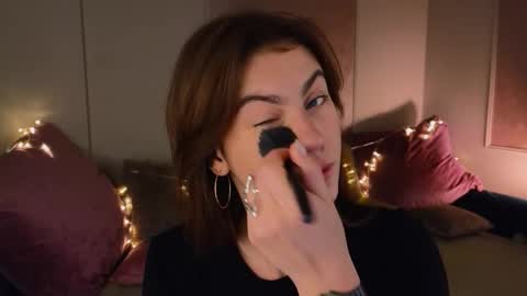 Willow online show from 11-28-25, 09:17