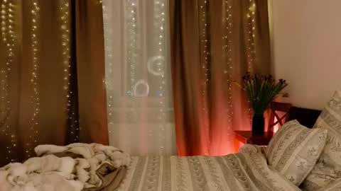 Willow online show from 12-22-25, 09:12