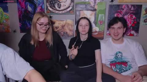 Snapshot of _adrenalinee_ chatting on 11-22-25, 04:39 KENDALL NATHANRYAN LUCY online show from 11-22-25, 04:39