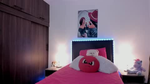 _alana_grey_ online show from 04-22-26, 03:57