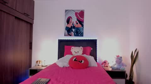 _alana_grey_ online show from 04-25-26, 02:58