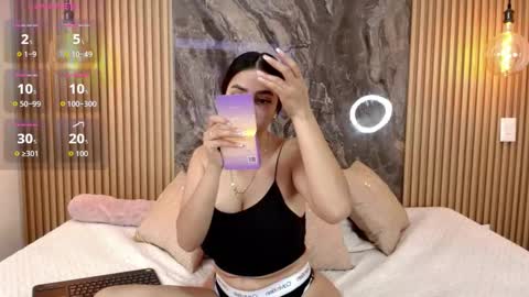 Snapshot of _alanajones_ chatting on 10-28-25, 01:25 ALANA online show from 10-28-25, 01:25