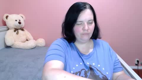 Snapshot of _alexandra_ray_ chatting on 10-17-25, 11:46 _alexandra_ray_ online show from 10-17-25, 11:46