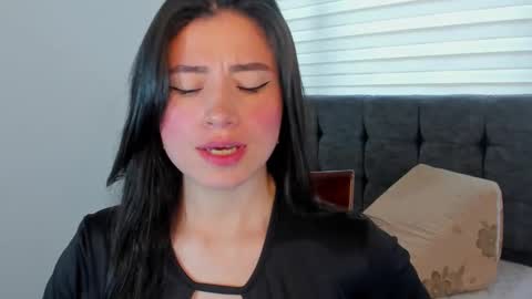 Snapshot of _aliice_1 chatting on 02-19-26, 04:03 Alice online show from 02-19-26, 04:03