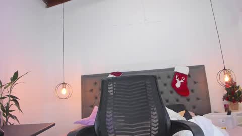 Snapshot of _aline_hall chatting on 12-05-24, 10:44 Alline Hall online show from 12-05-24, 10:44