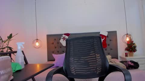 Snapshot of _aline_hall chatting on 12-06-24, 10:38 Alline Hall online show from 12-06-24, 10:38