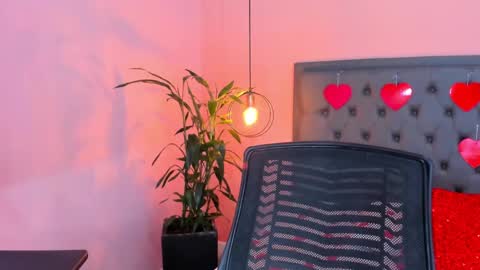 Snapshot of _aline_hall chatting on 02-13-25, 11:50 Alline Hall online show from 02-13-25, 11:50