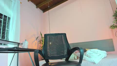 Snapshot of _aline_hall chatting on 09-10-25, 10:37 Alline Hall online show from 09-10-25, 10:37