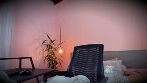 Snapshot of _aline_hall chatting on 09-20-25, 12:17 Alline Hall online show from 09-20-25, 12:17