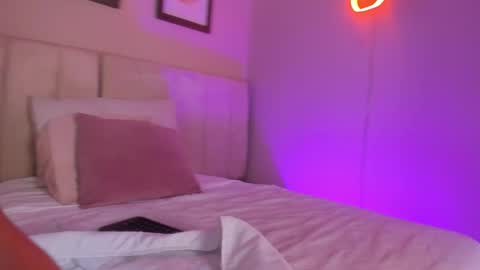 Snapshot of _alison_c chatting on 10-10-25, 11:42 Hii I m Alison online show from 10-10-25, 11:42