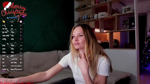 Snapshot of _alleyesonme chatting on 12-25-24, 03:38 Mia online show from 12-25-24, 03:38