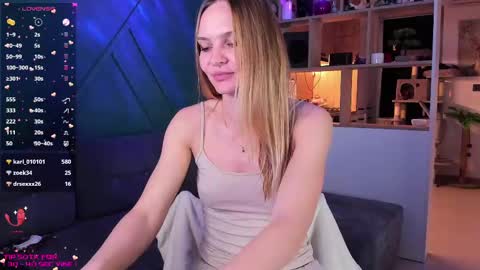 Snapshot of _alleyesonme chatting on 02-15-25, 04:01 Mia online show from 02-15-25, 04:01