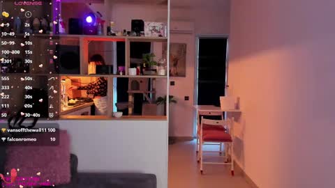 Snapshot of _alleyesonme chatting on 02-23-25, 03:29 Mia online show from 02-23-25, 03:29