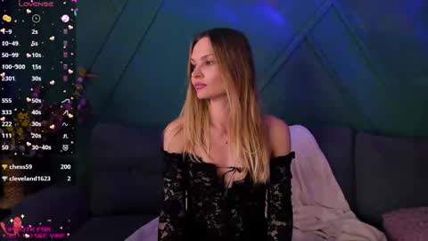 Snapshot of _alleyesonme chatting on 02-28-25, 03:59 Mia online show from 02-28-25, 03:59