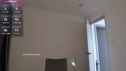 Snapshot of _alliex_ chatting on 11-11-25, 12:49 you can call me pretty online show from 11-11-25, 12:49