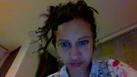 Snapshot of _alyson chatting on 12-22-25, 05:59 _alyson online show from 12-22-25, 05:59