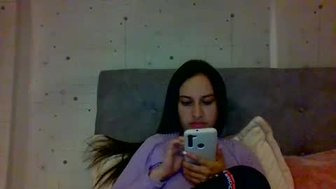 Snapshot of _alyson chatting on 12-23-25, 04:32 _alyson online show from 12-23-25, 04:32