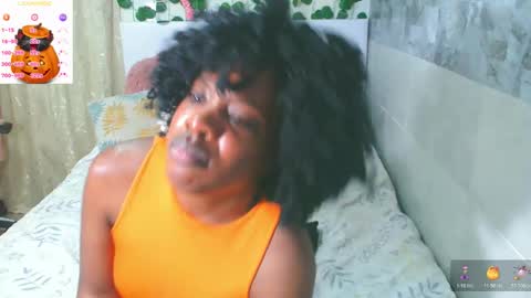 Snapshot of _amy_rojas_ chatting on 10-23-25, 11:57 ask me online show from 10-23-25, 11:57