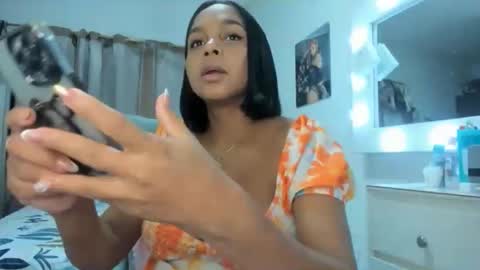 Snapshot of _analia chatting on 04-28-26, 01:04 Analia online show from 04-28-26, 01:04