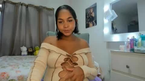 Snapshot of _analia chatting on 05-02-26, 10:59 Analia online show from 05-02-26, 10:59